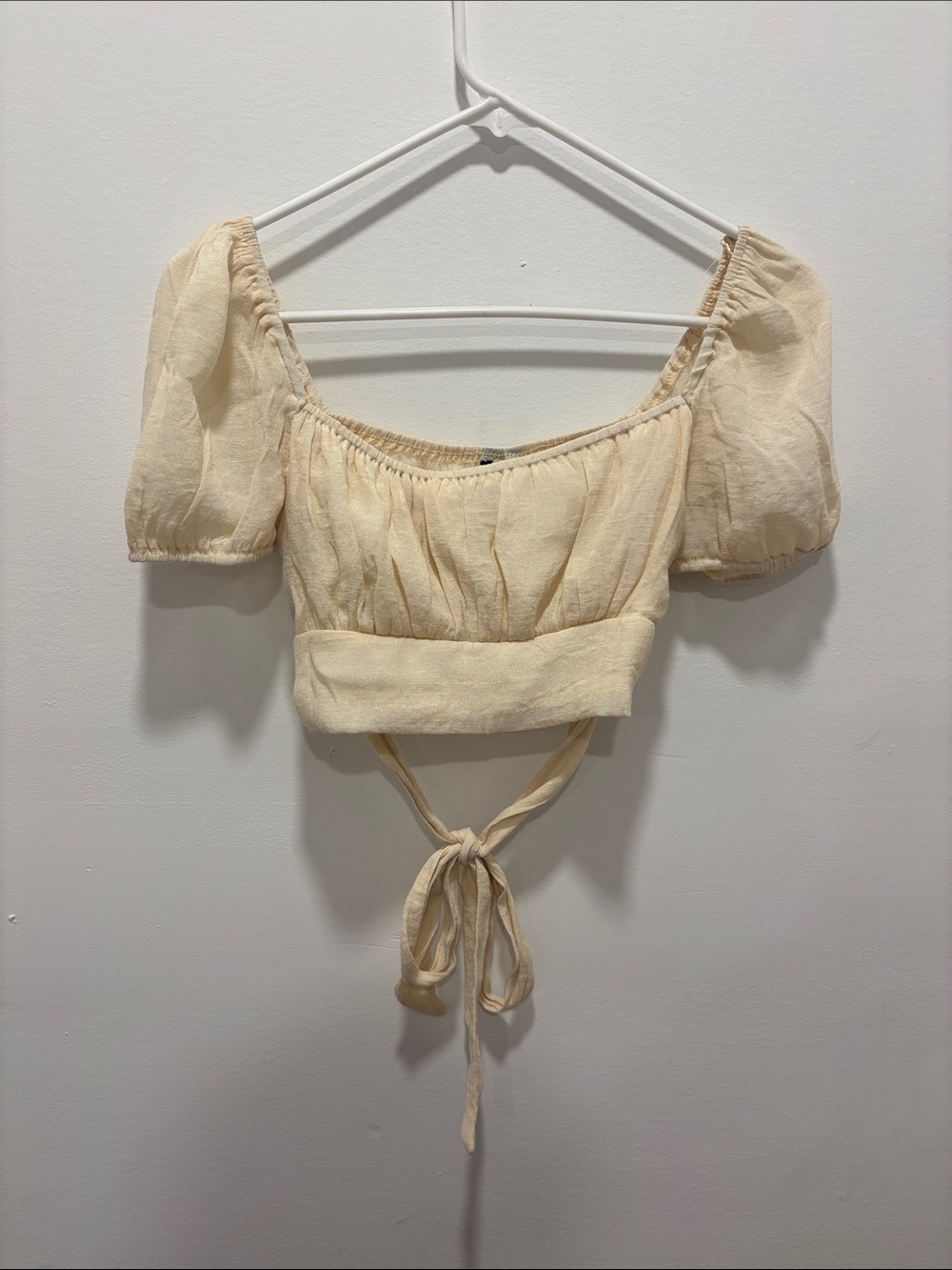Windsor Women’s Cream Puff-Sleeve Tie-Back Crop Top